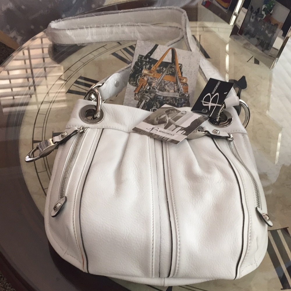 B Makowsky white leather crossbody handbag.